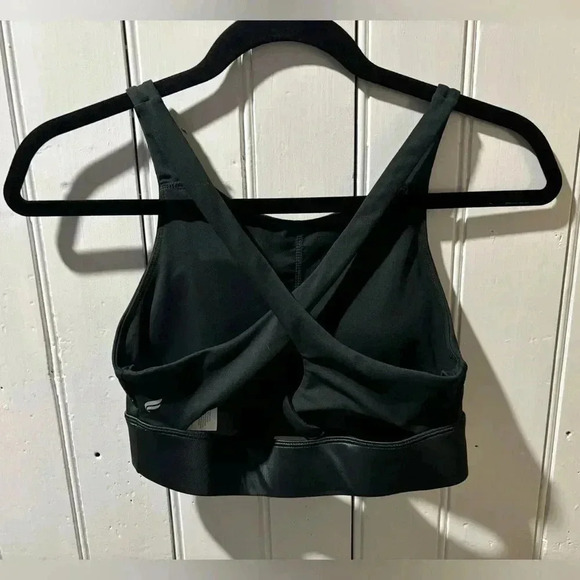 Fabletics No-Bounce High Impact Sports Bra - Picture 5 of 8